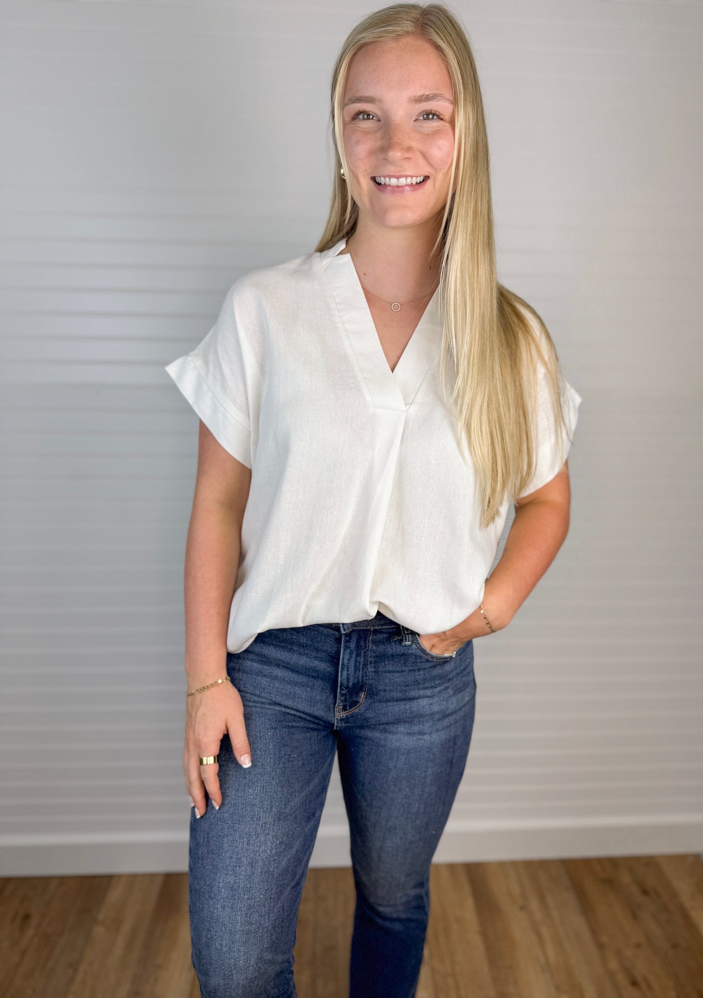 Short Sleeve V-Neck Blouse - White