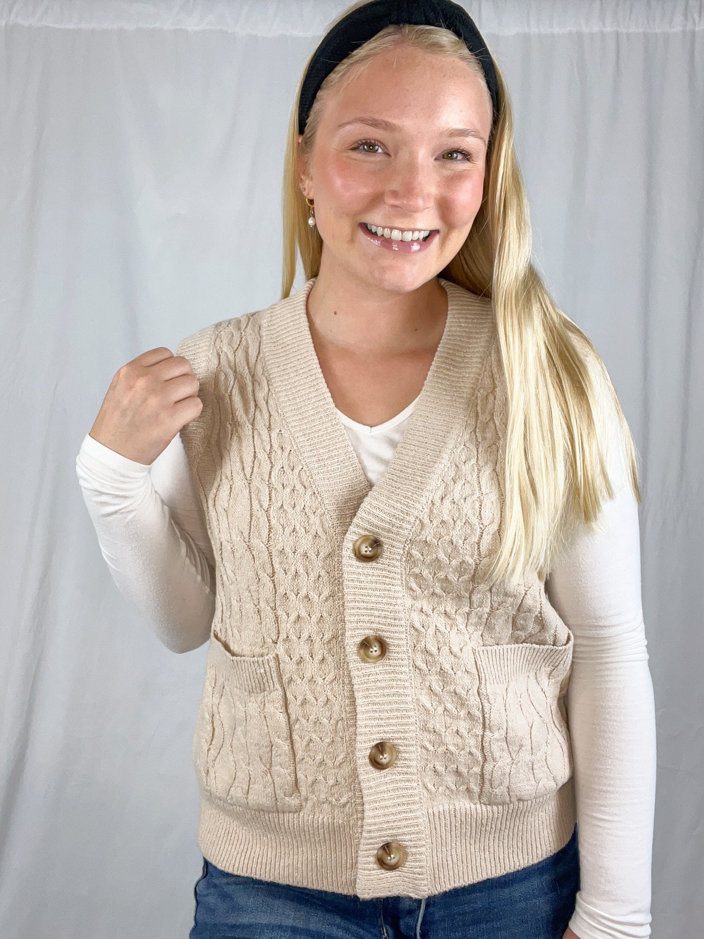 Cable Knit Sweater Vest - Ecru