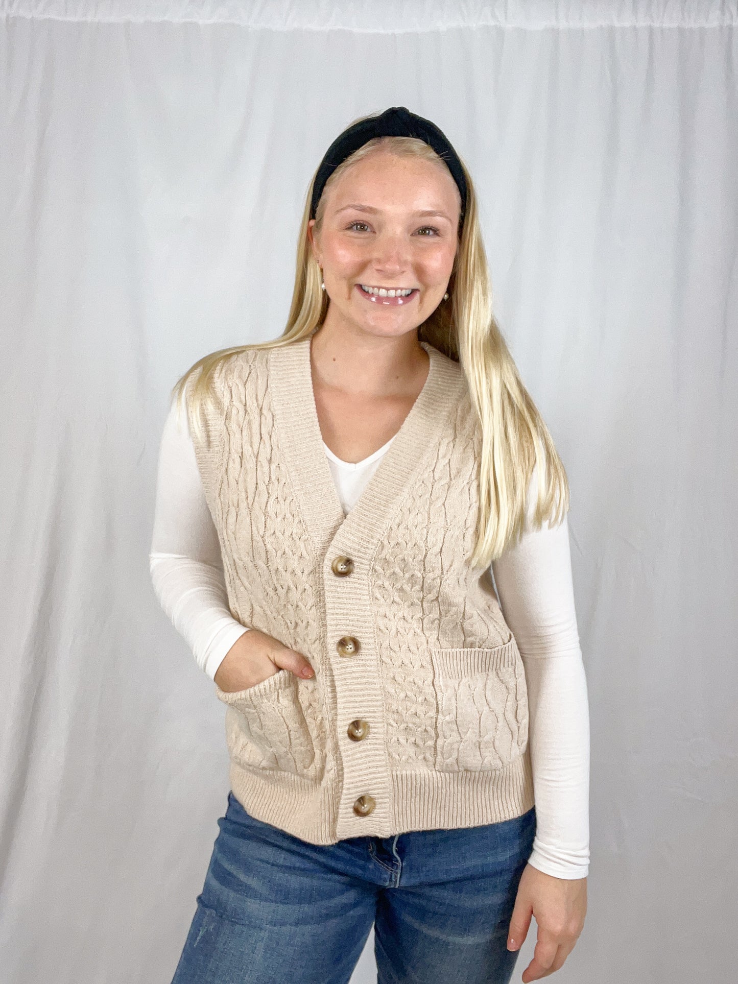 Cable Knit Sweater Vest - Ecru