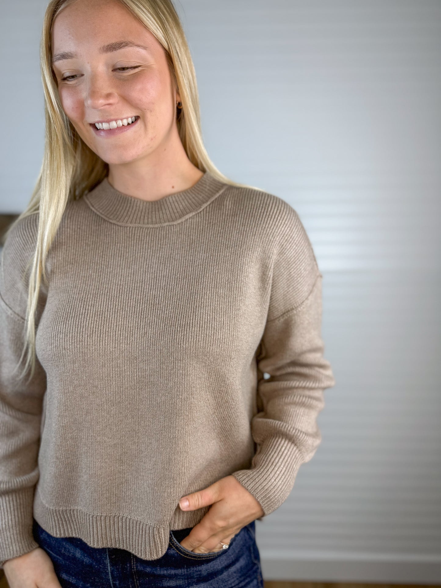 Ribbed Knit Raw Seam Sweater - Mocha