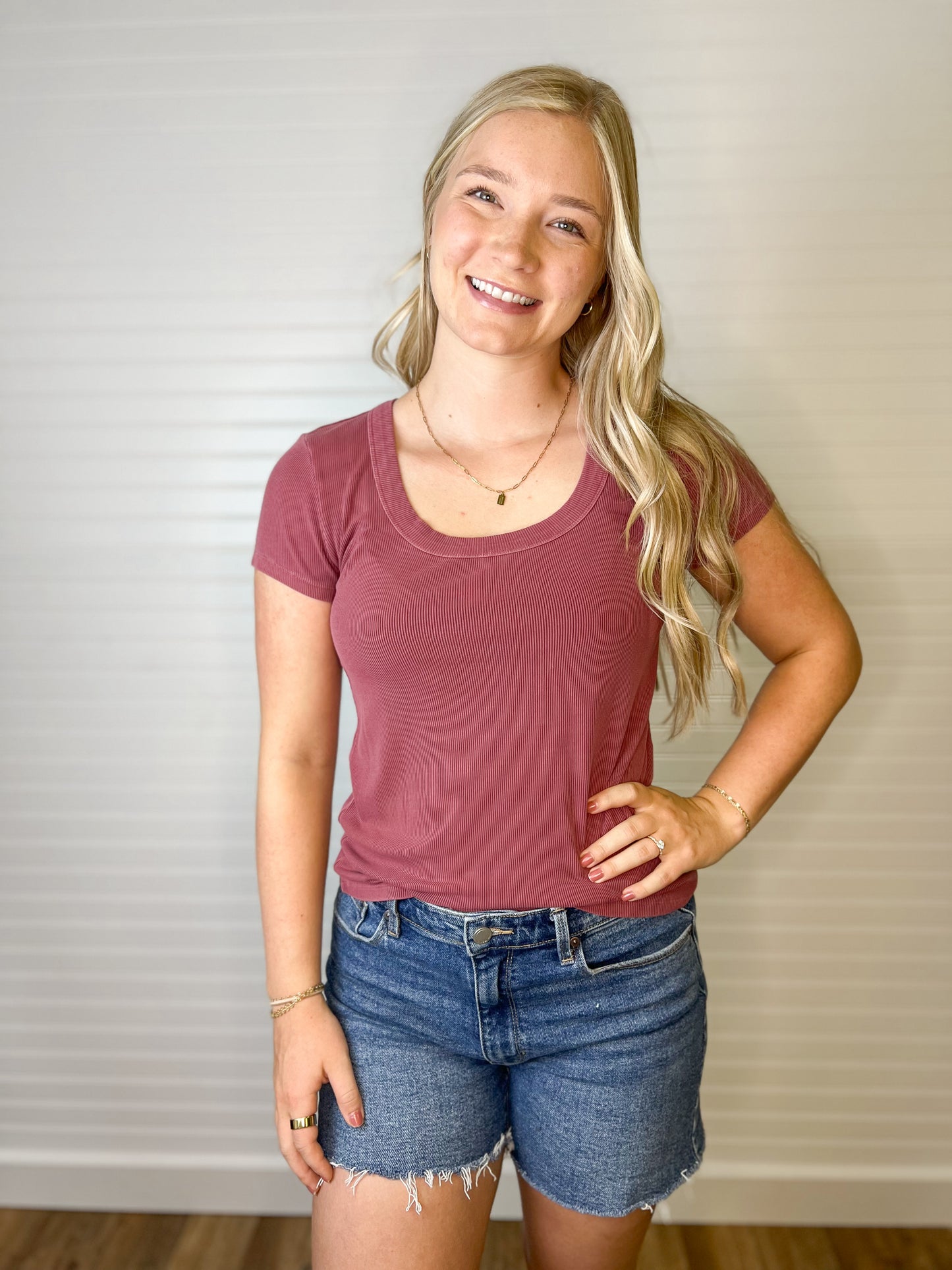 Ribbed Scoop Neck Tee - Wine