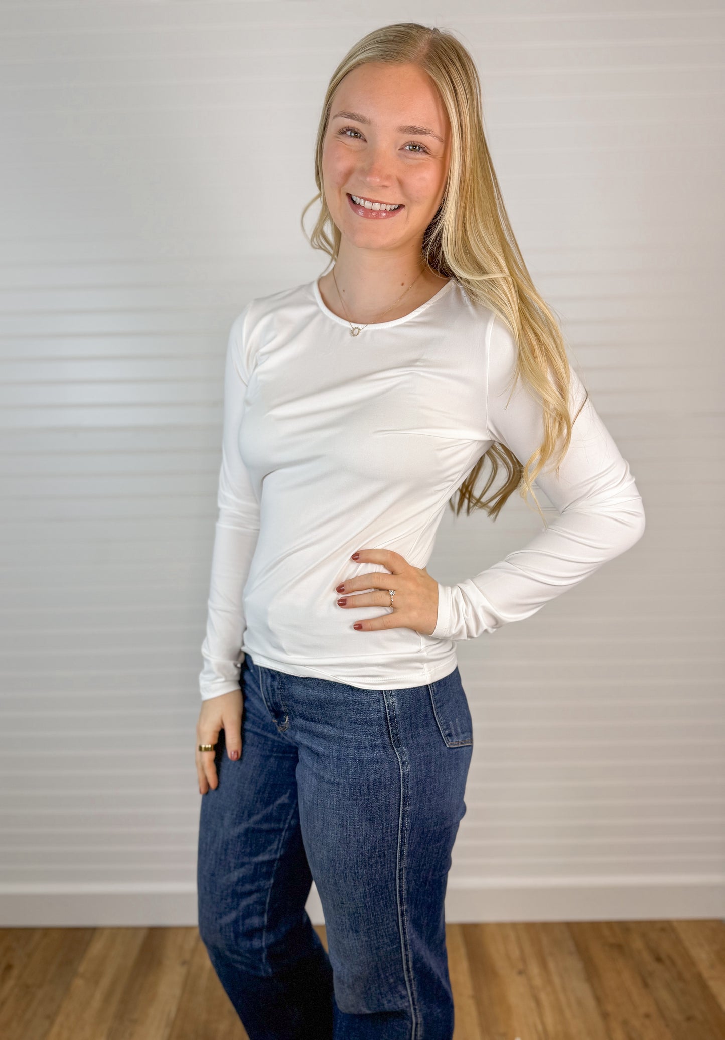 Round Neck Smooth Long Sleeve (2 colors)