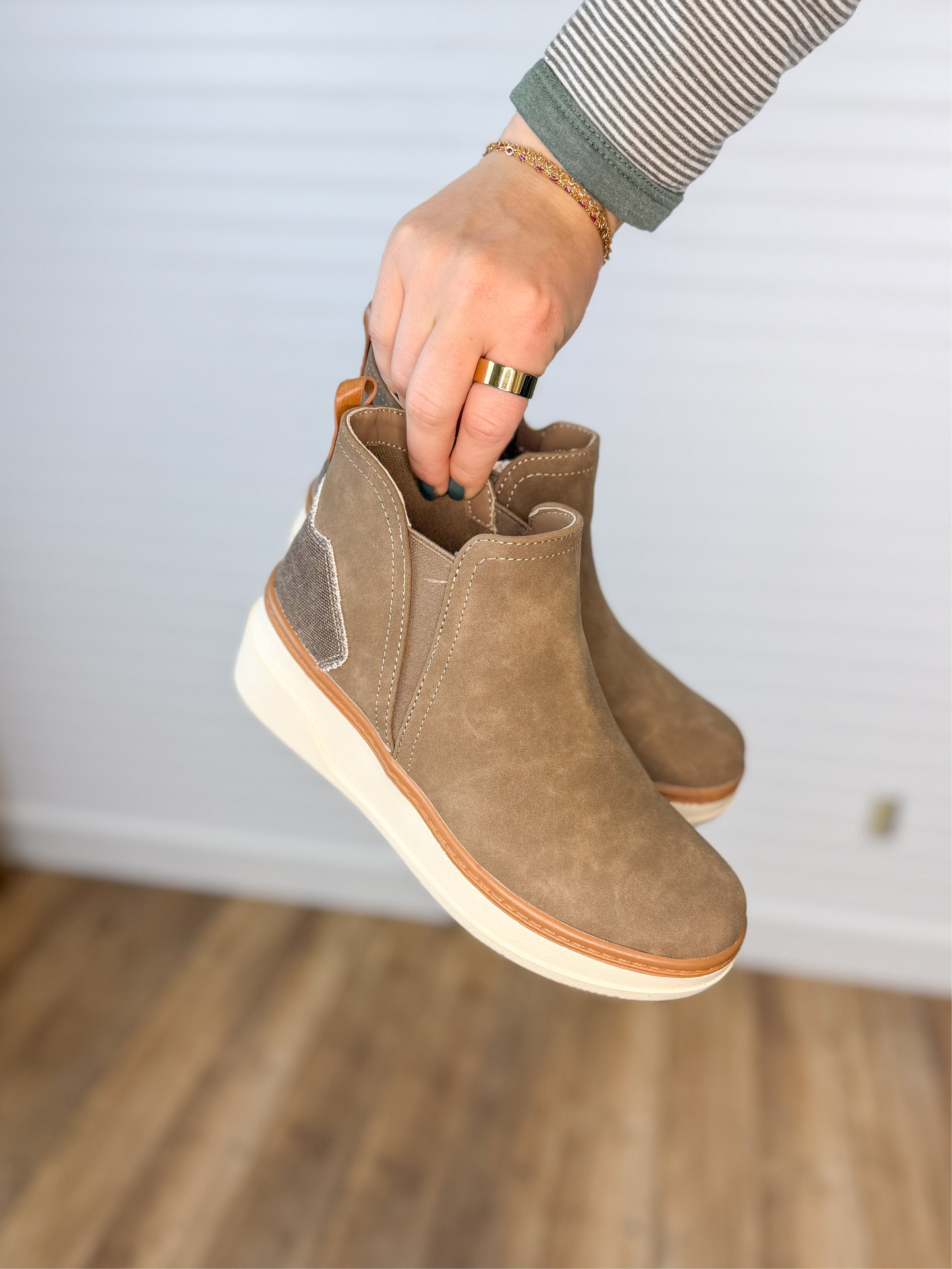 Blowfish Wedge Sneaker - Mocha