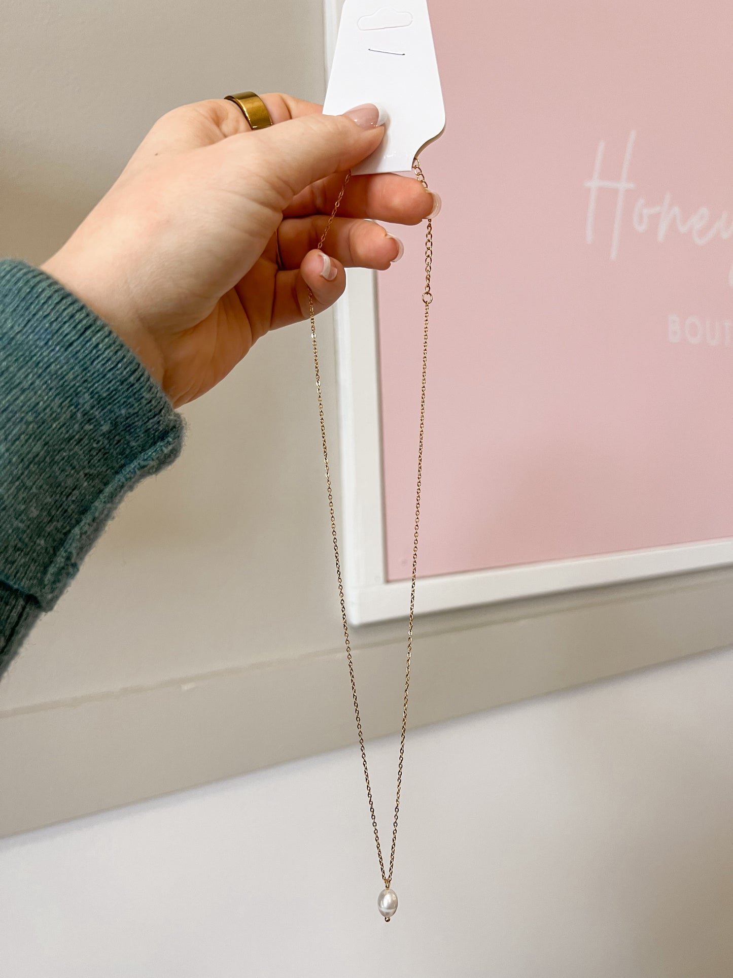 Dainty Pearl Necklace - Gold