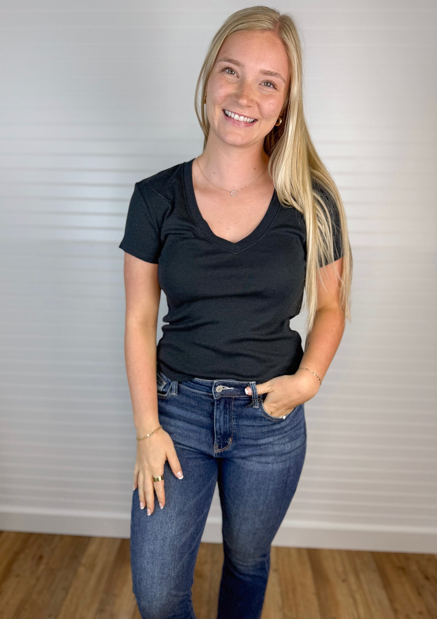 Short Sleeve Slim V-Neck Tee (2 colors)