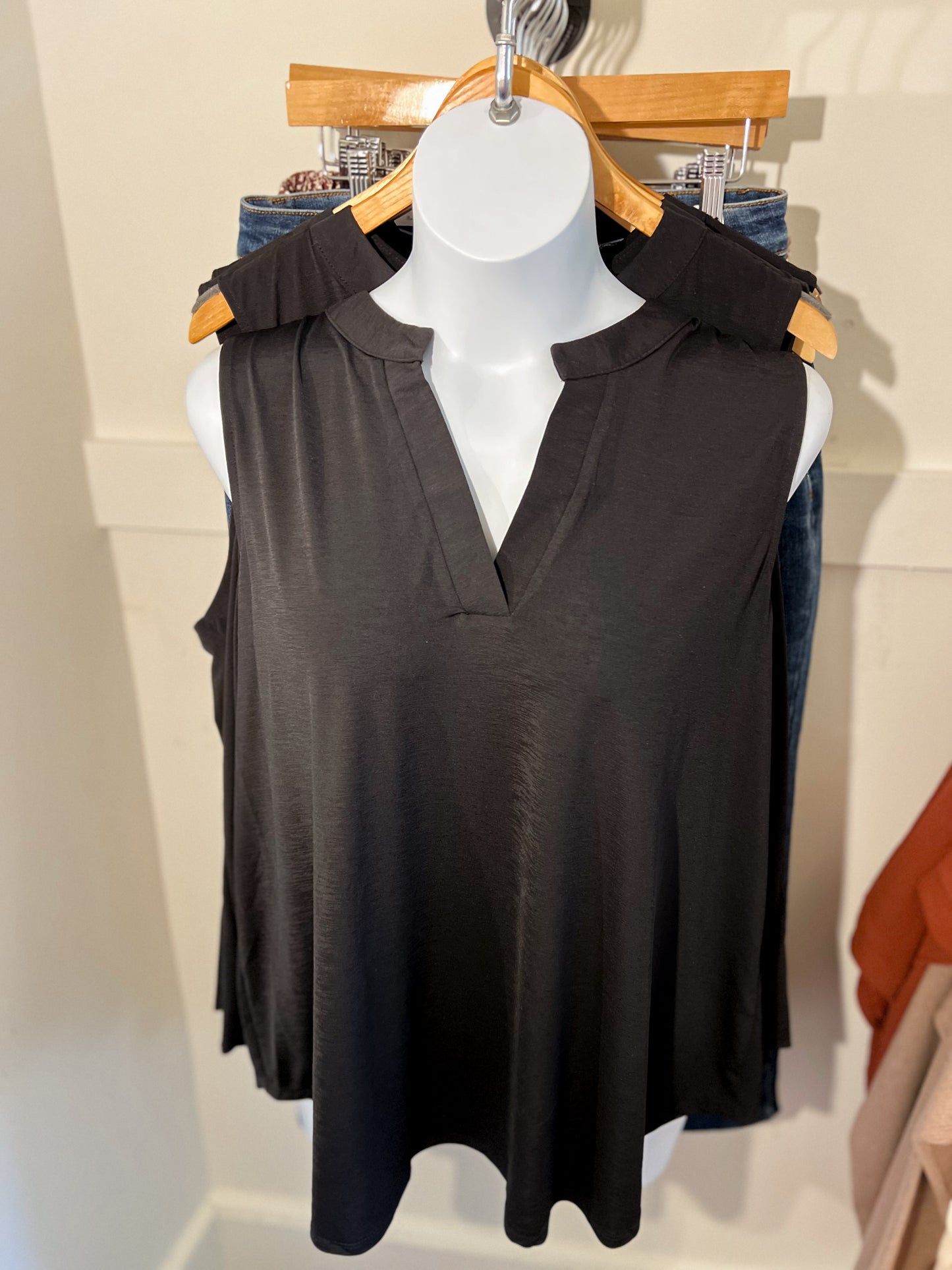 PLUS Solid A-Line Tank - Black