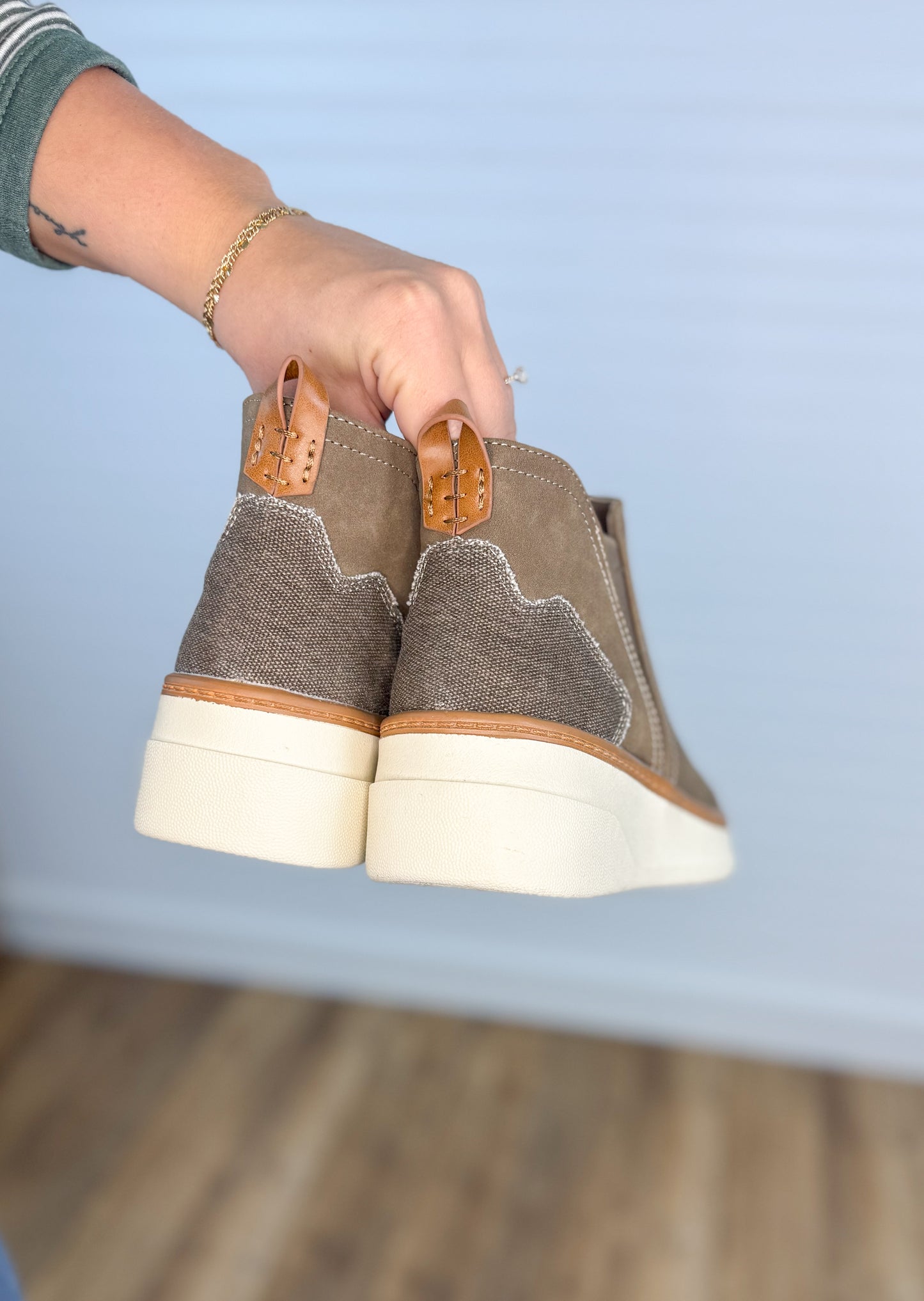 Blowfish Wedge Sneaker - Mocha