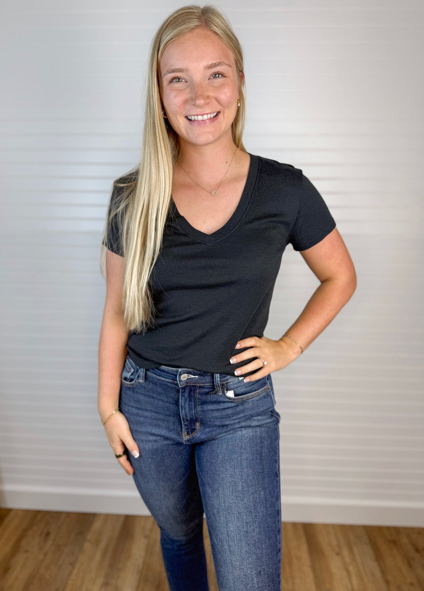 Short Sleeve Slim V-Neck Tee (2 colors)