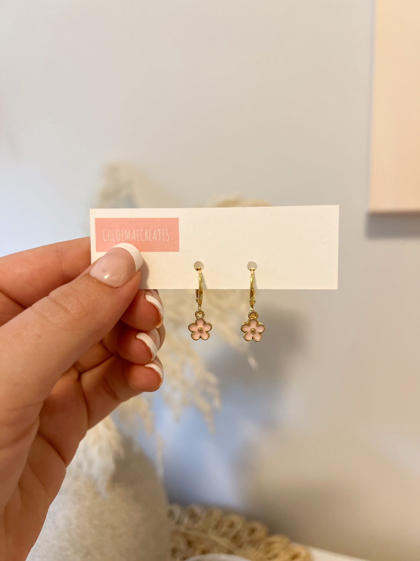 Dainty Flower Huggies - Blush