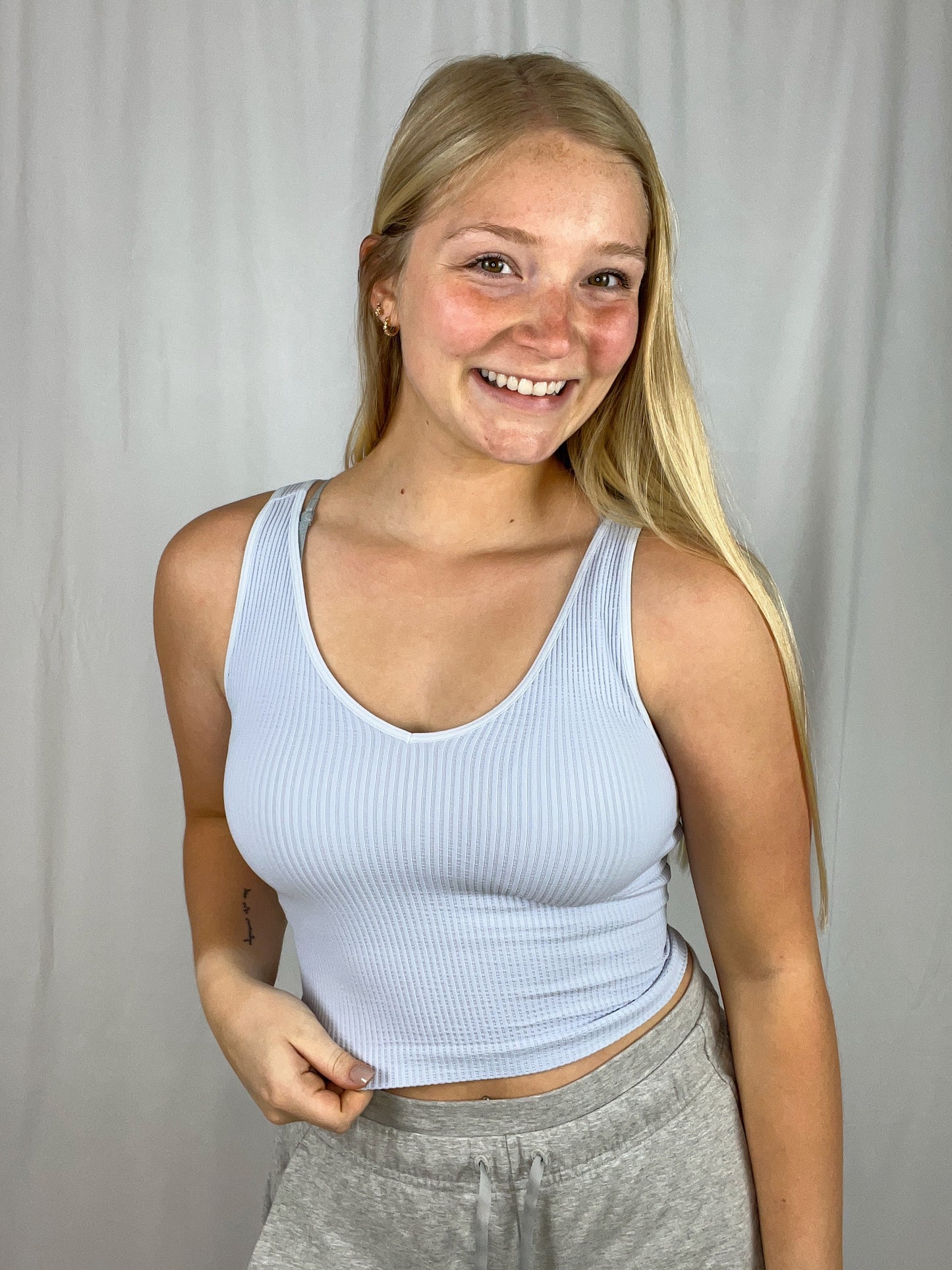 V-Neck Ribbed Cropped Tank (2 colors)