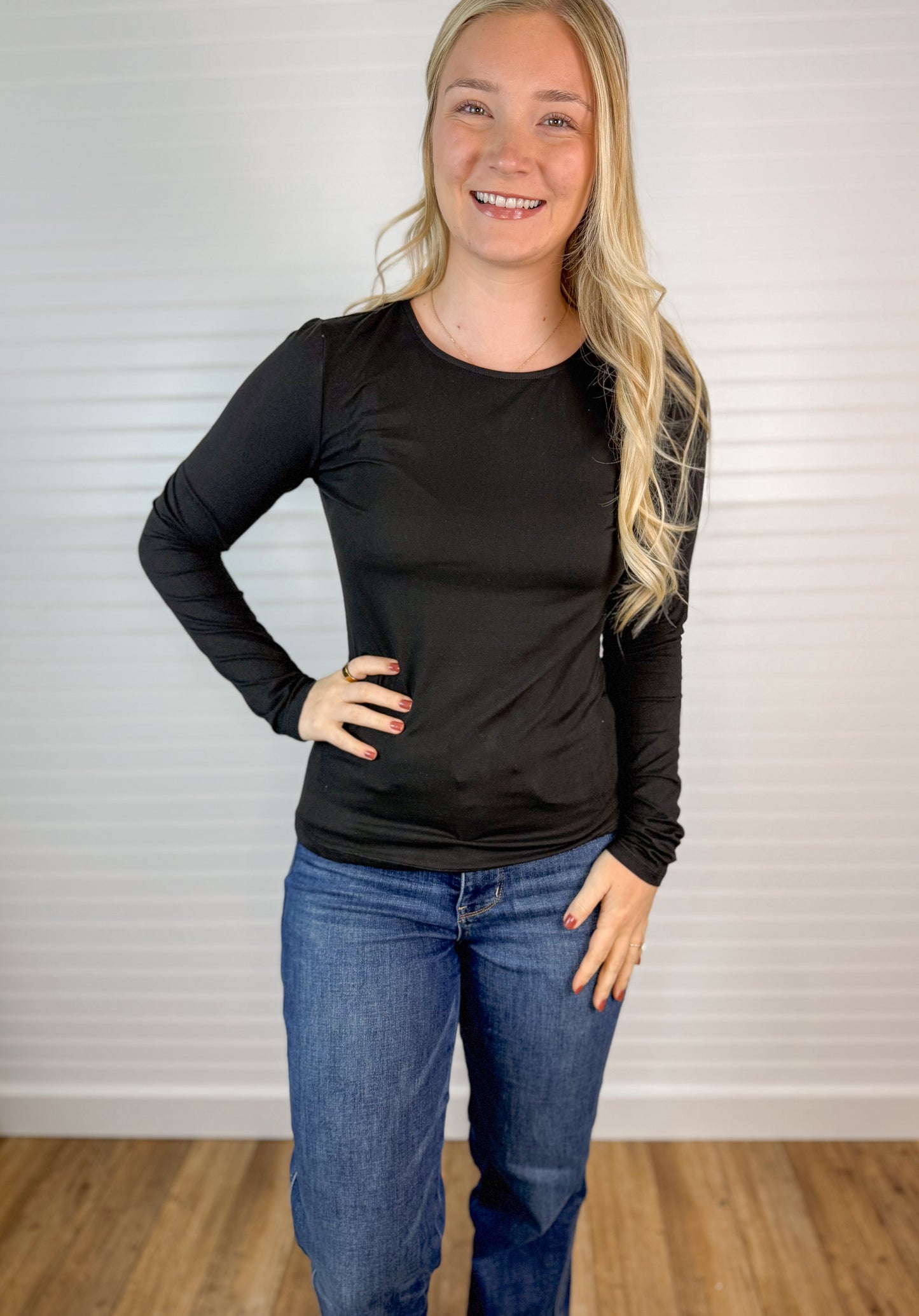 Round Neck Smooth Long Sleeve (2 colors)