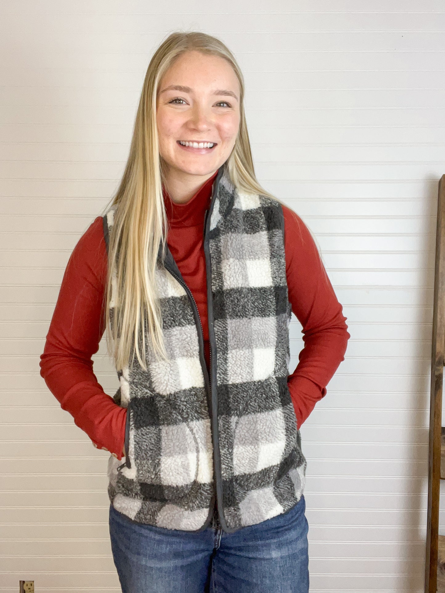 Fleece Plaid Zip-Up Vest - Grey