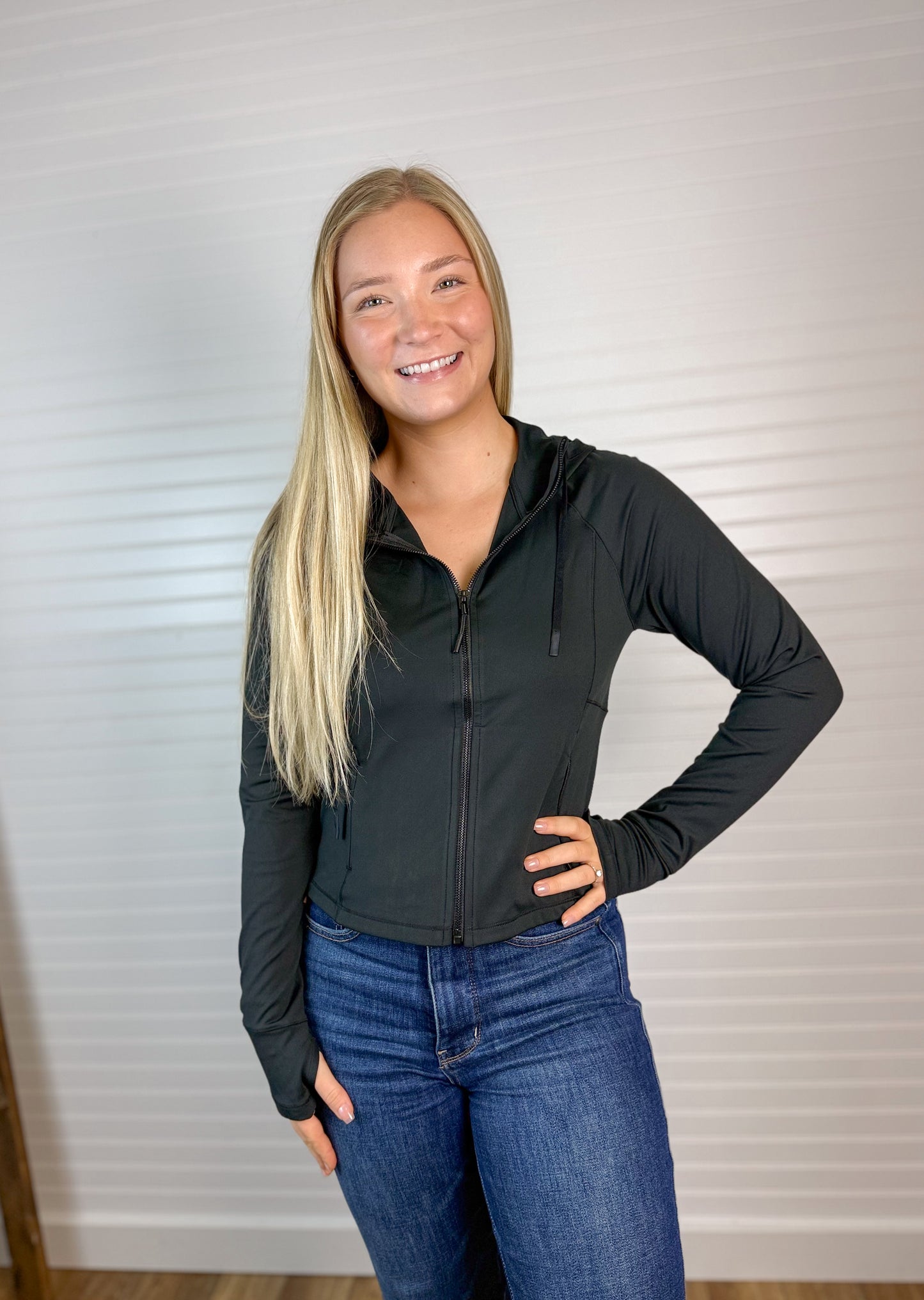 Cropped Sleek Active Jacket - Black