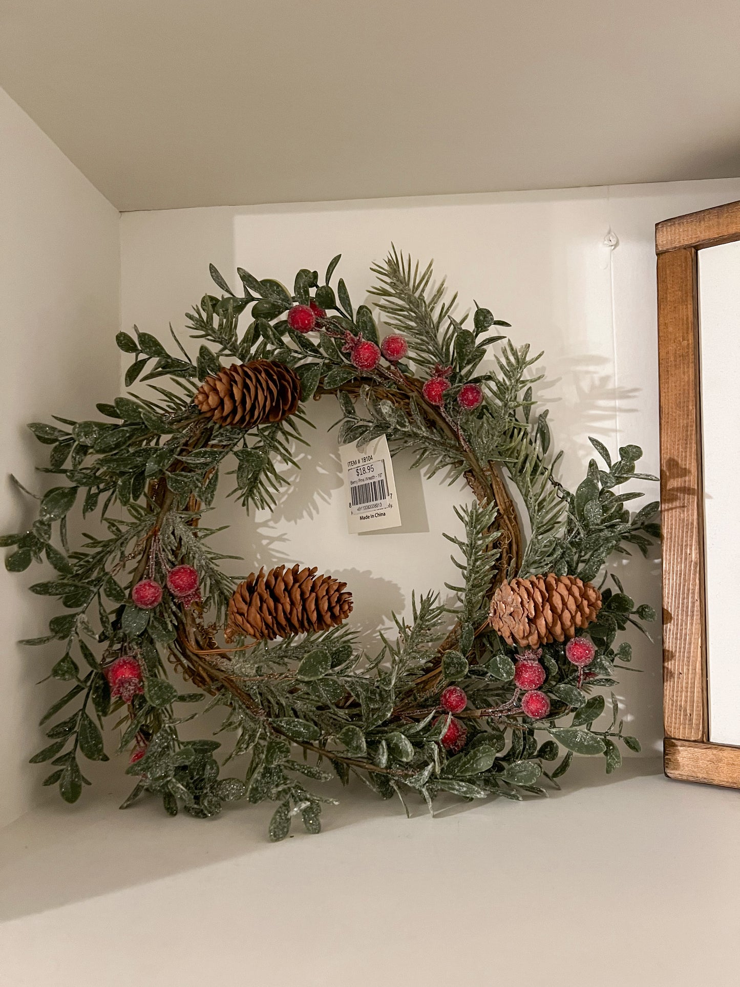 Berry Pine Wreath - 16"