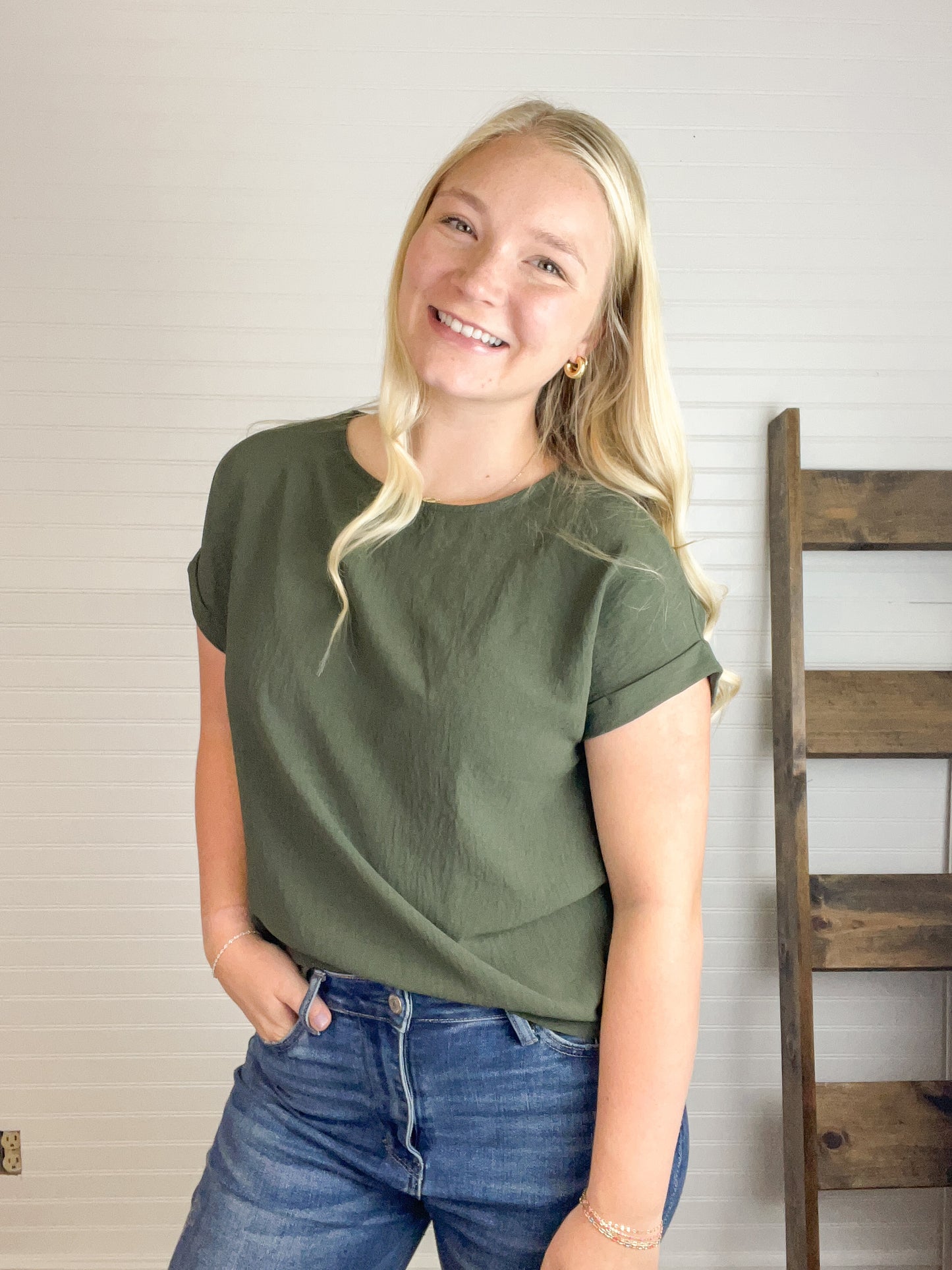 Short Roll-Up Sleeve Top - Olive