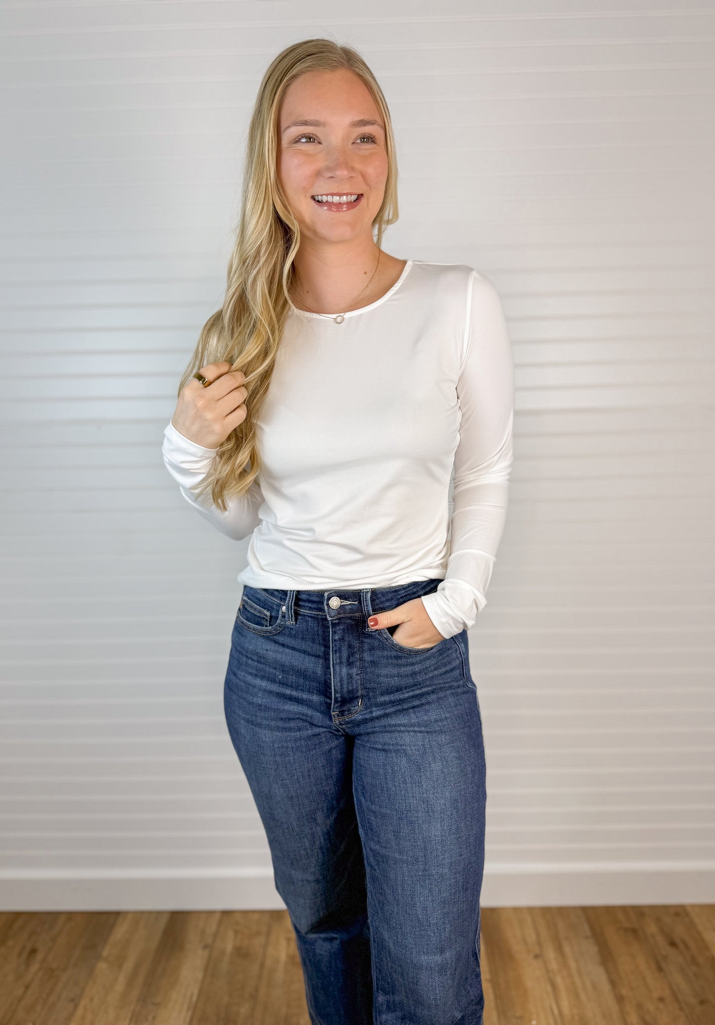 Round Neck Smooth Long Sleeve (2 colors)