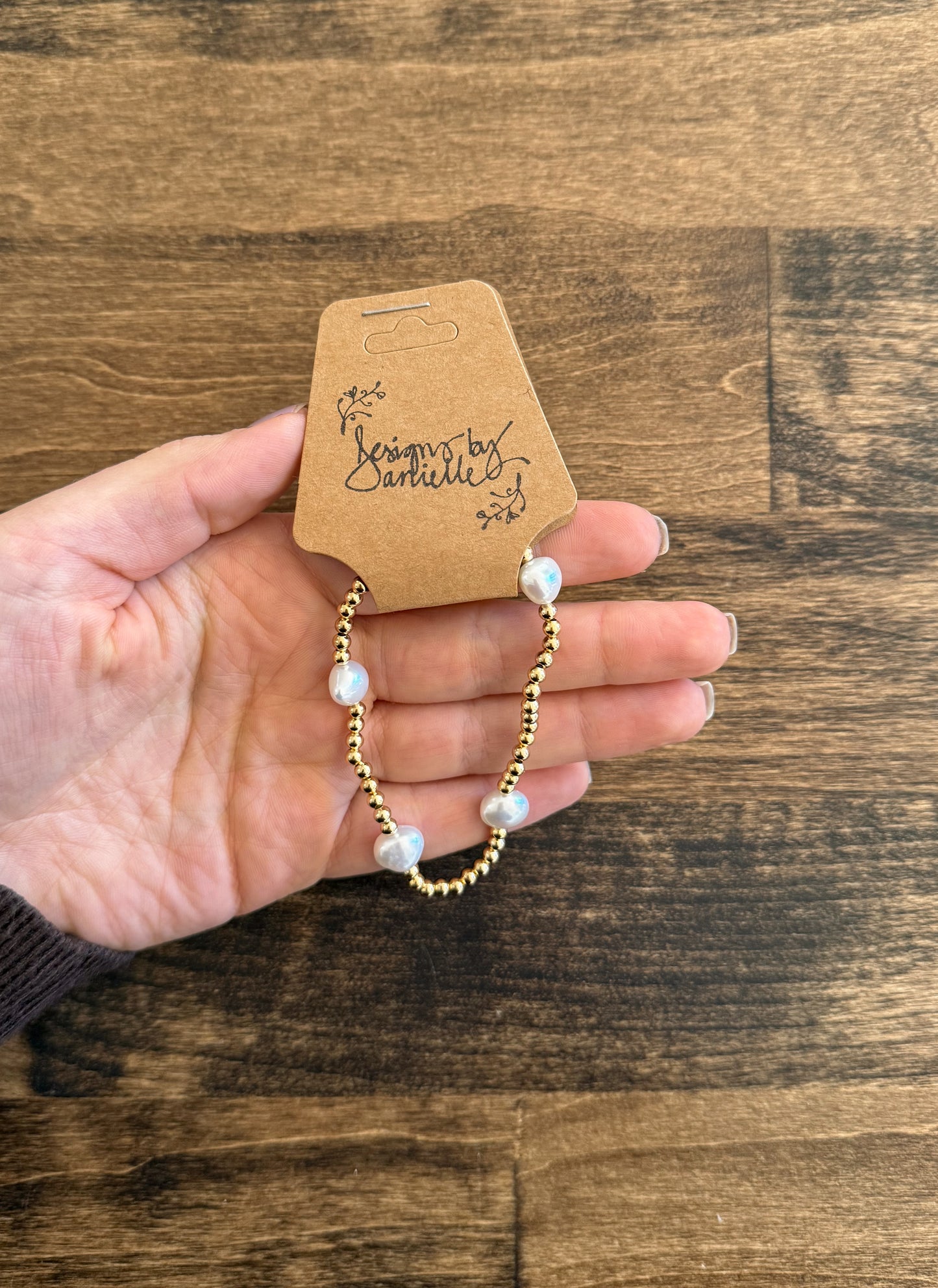 Stretchy Pearl Beaded Bracelet