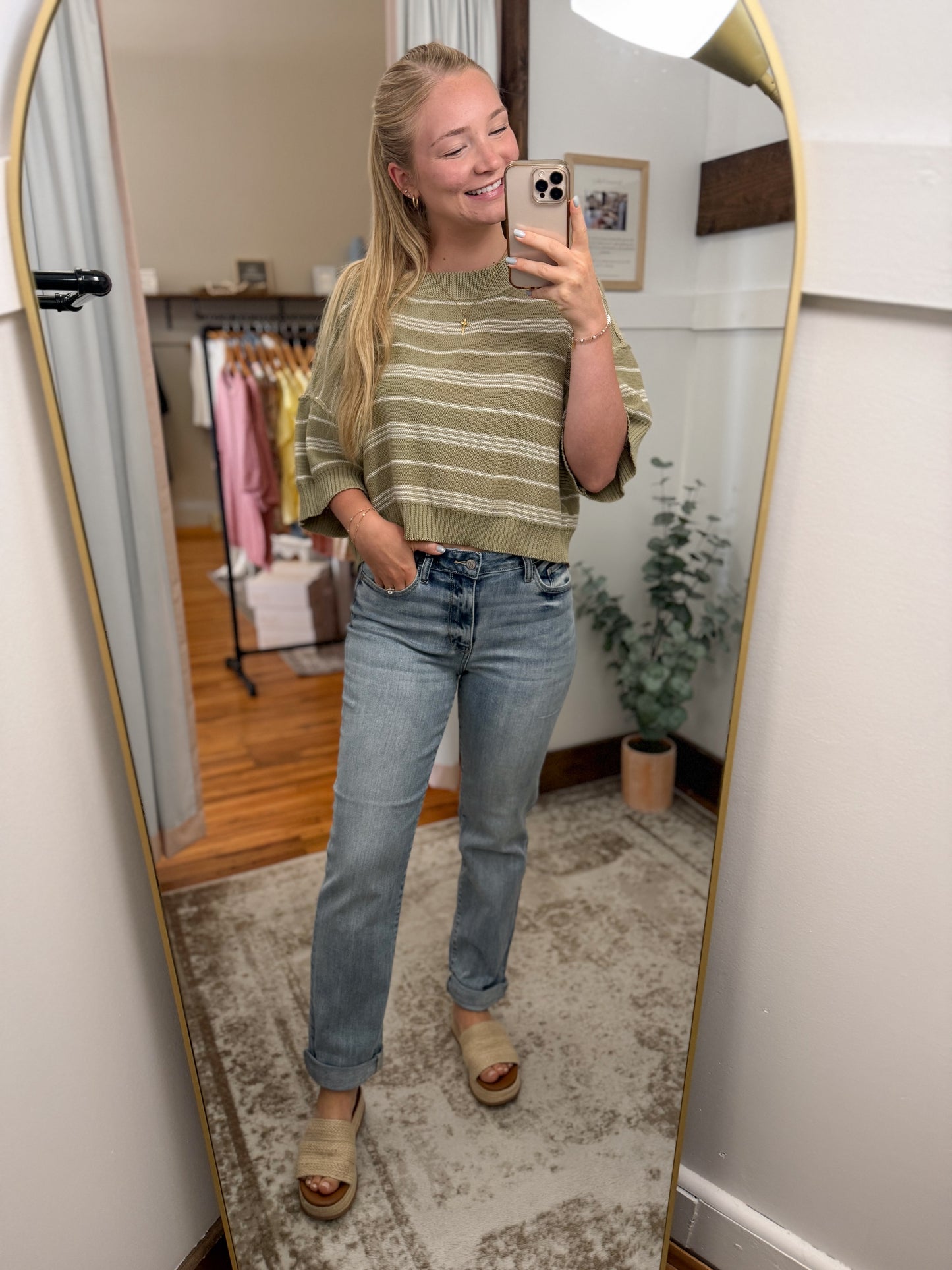 Midrise Boyfriend Cuffed Denim Jeans - Light Wash