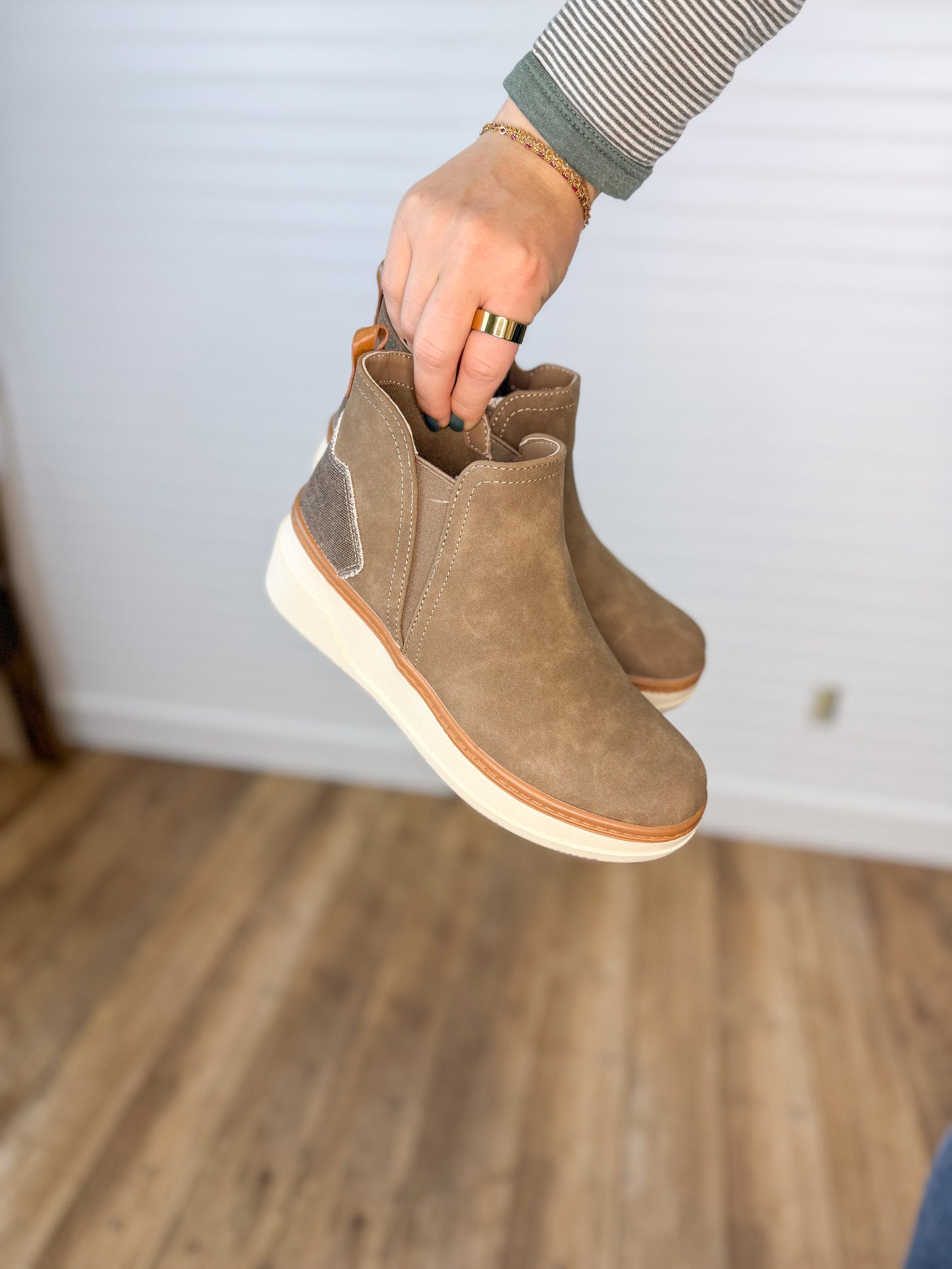 Blowfish Wedge Sneaker - Mocha
