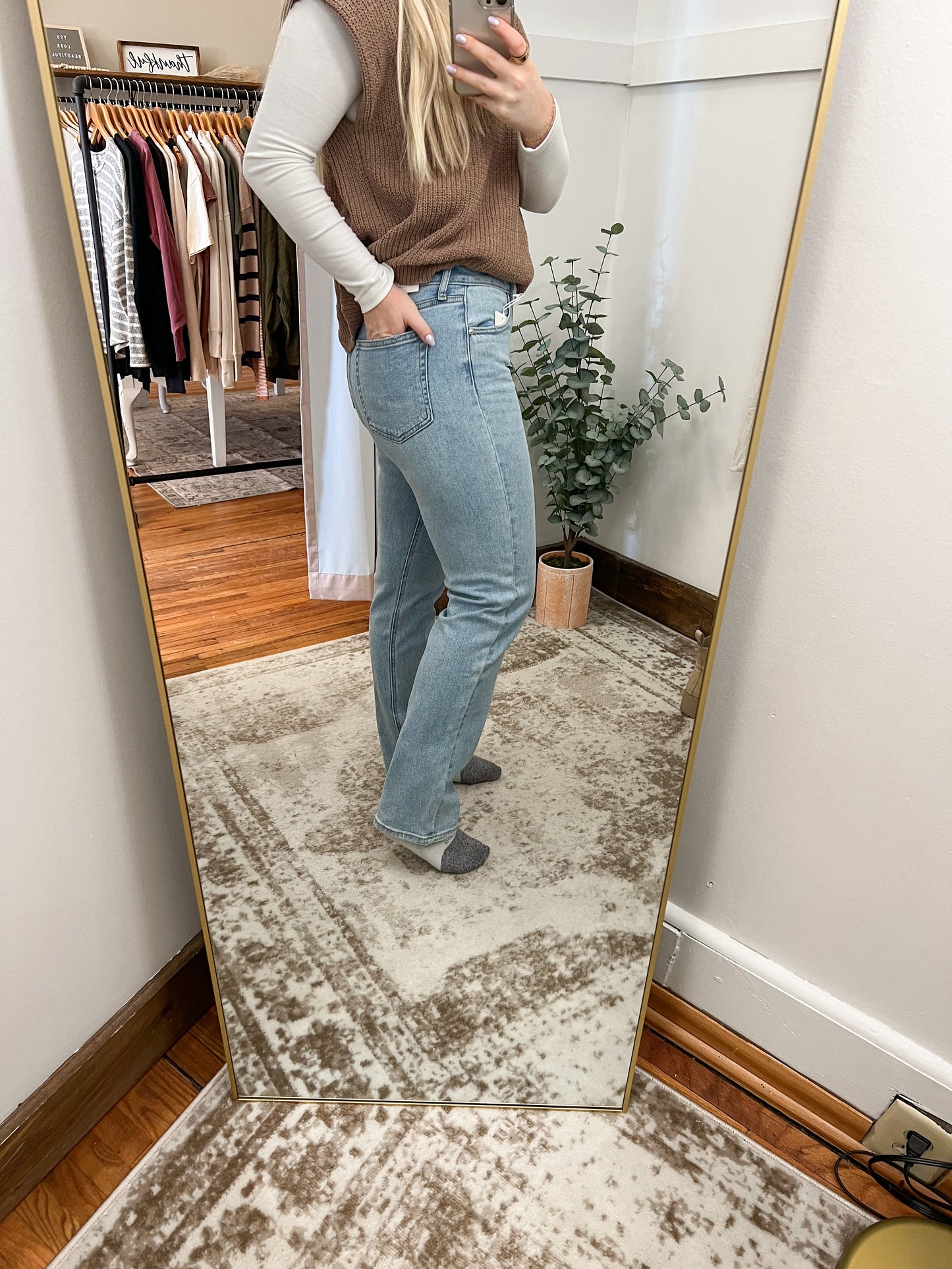 Midrise Stretch Straight Denim - Light